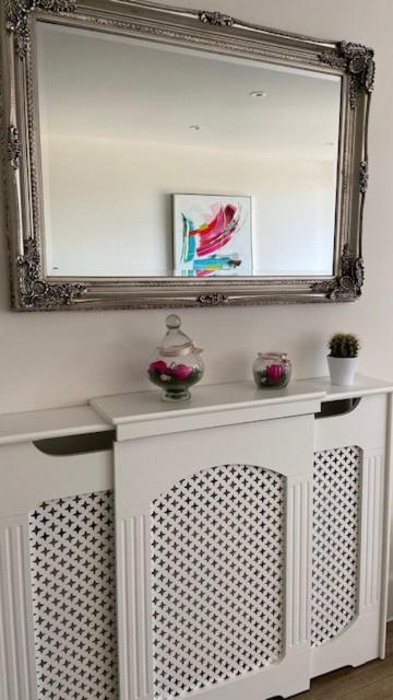Modern Central Flat With Balcony & Free Parking On-Site Bournemouth Bagian luar foto